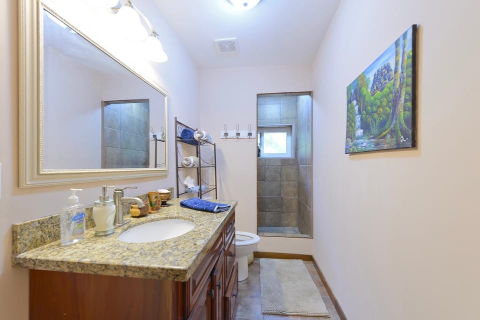 Shower, Toilet, Bathroom, Sea view, Sea view, Sunrise, towels, towels