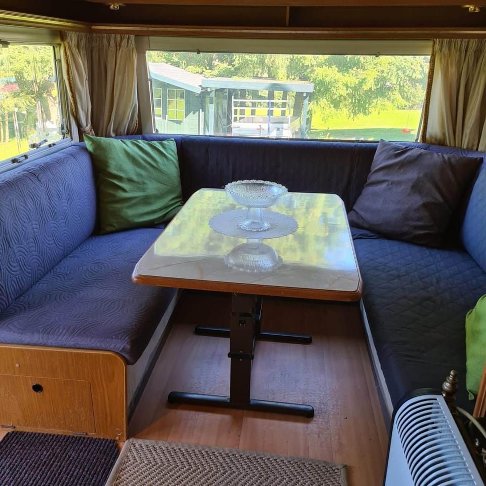 Guesthouse Wallenborn - Caravan Chalet Campground/ 
RV Resort in Vulkaneifel