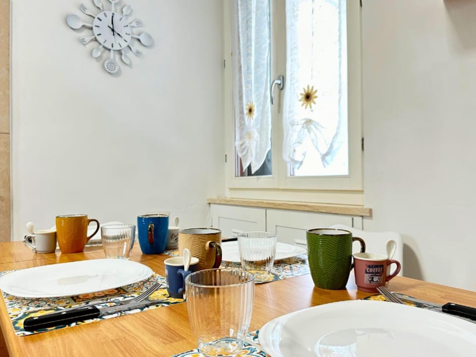 Dining area, Lunch
