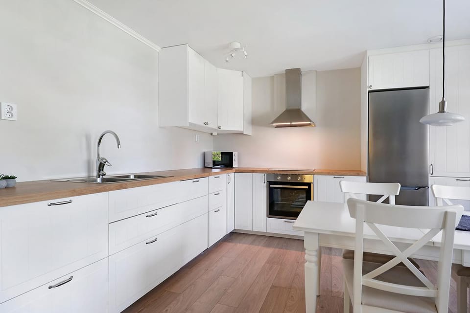 Kitchen or kitchenette, Dining area, pet friendly, stove