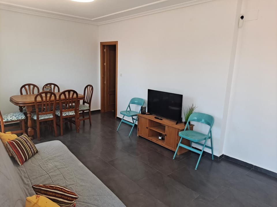 Communal lounge/ TV room, TV and multimedia, Living room, Dining area