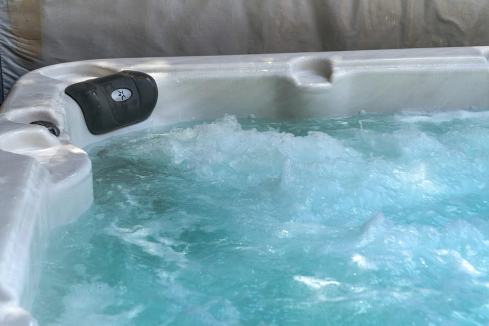 Hot Tub, Spa and wellness centre/facilities