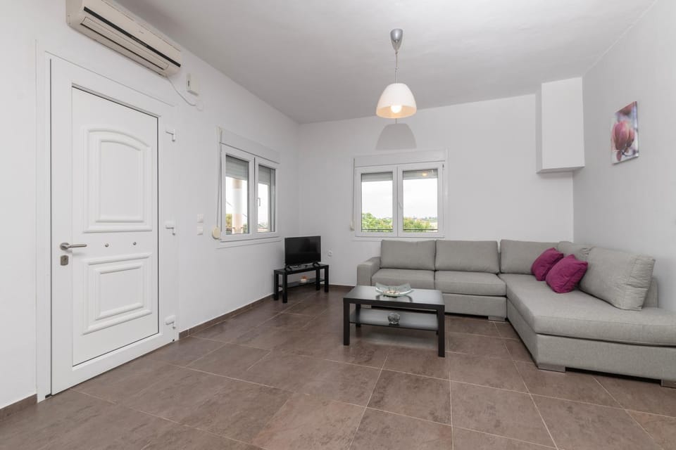 Living room, Seating area, internet, air conditioner