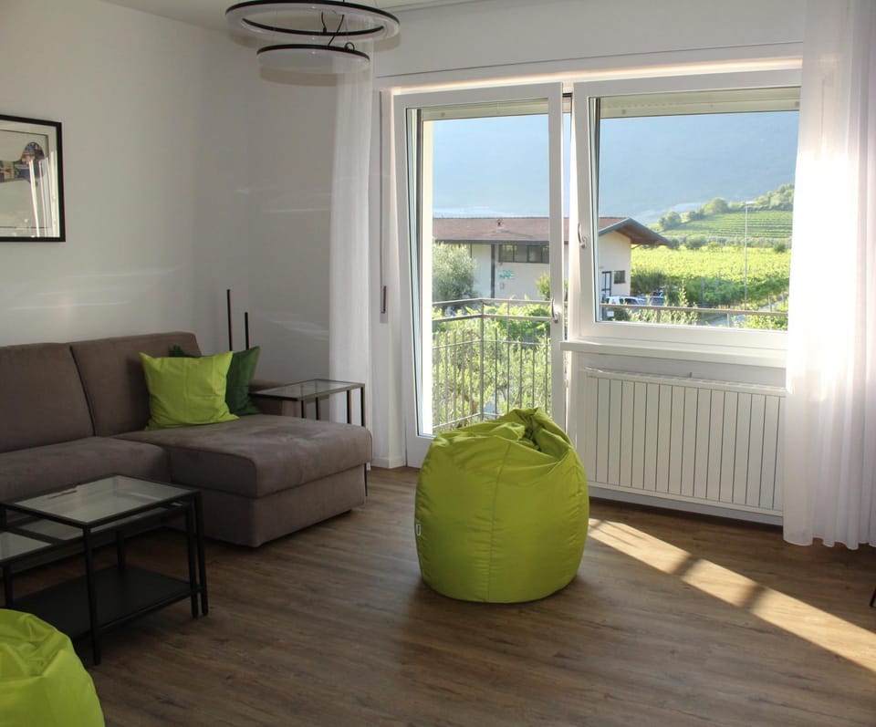 View (from property/room), Balcony/Terrace, Living room, Seating area, internet