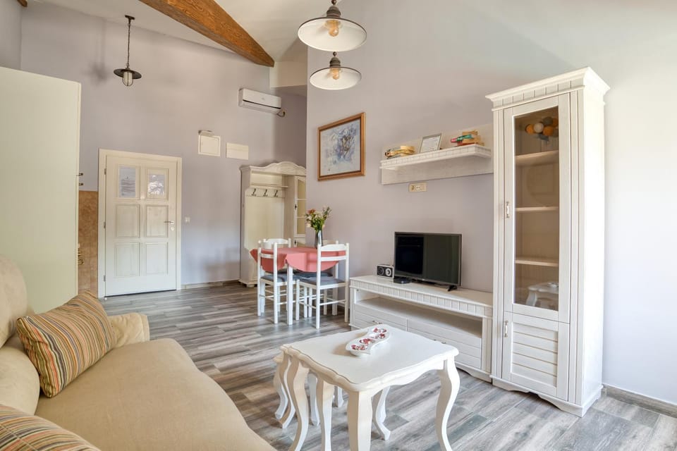 Old Town View - Sunny, Bright & Quiet Apartment in Kotor