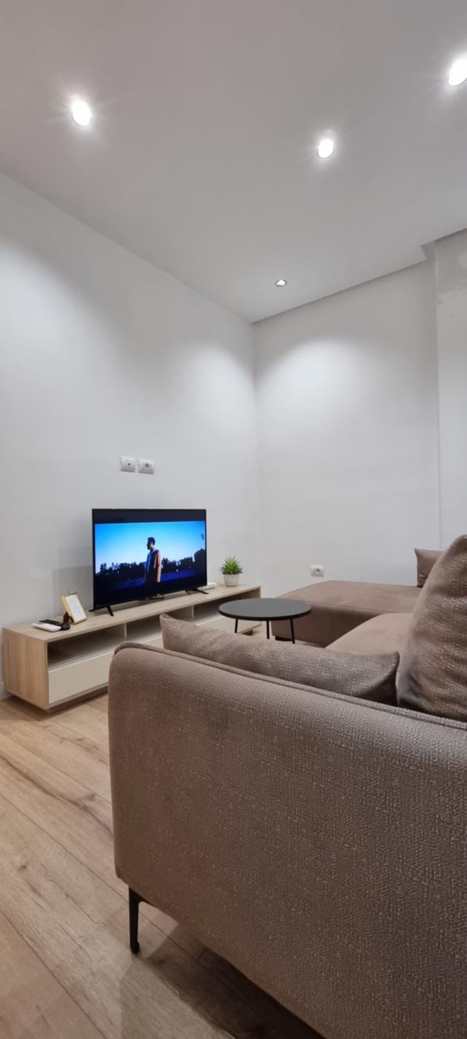 Alle's Komuna Parisit modern apartment Apartment in Tirana