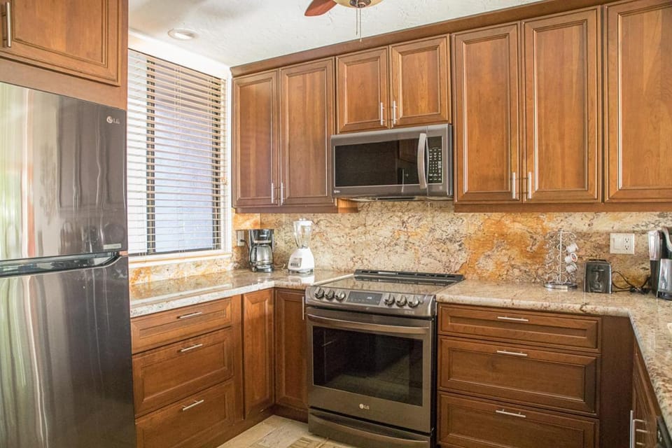 Amazing Ocean Views Over Lush Golf Course-Spacious Country Club Villas 226 House in South Kona