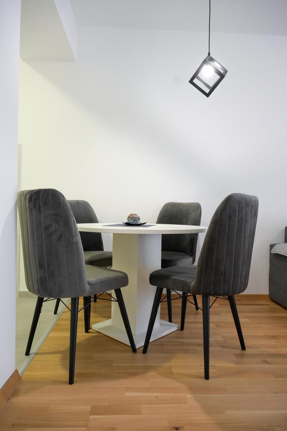 Seating area, Dining area