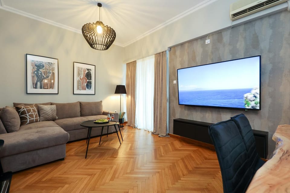 Communal lounge/ TV room, TV and multimedia, Living room, Seating area