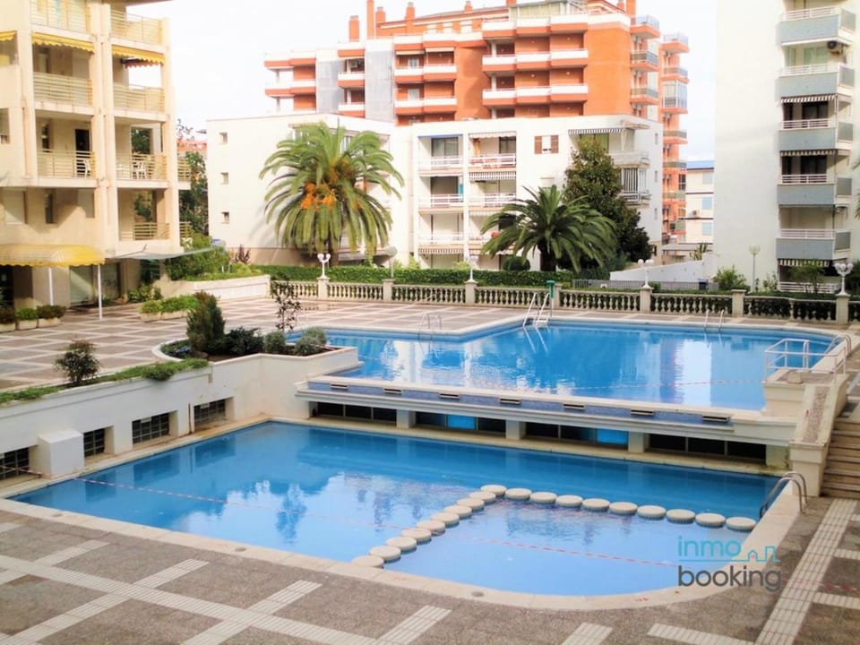 Novelty Beach 2 Salou, climatizado, piscina y playa Apartment in Salou