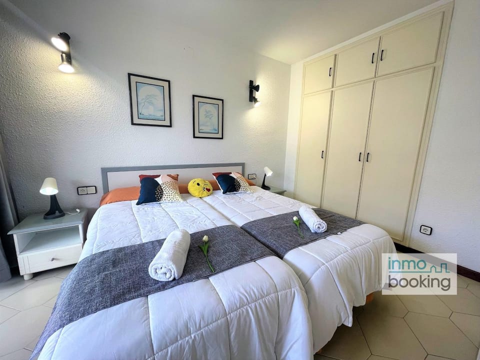 Novelty Beach 2 Salou, climatizado, piscina y playa Apartment in Salou