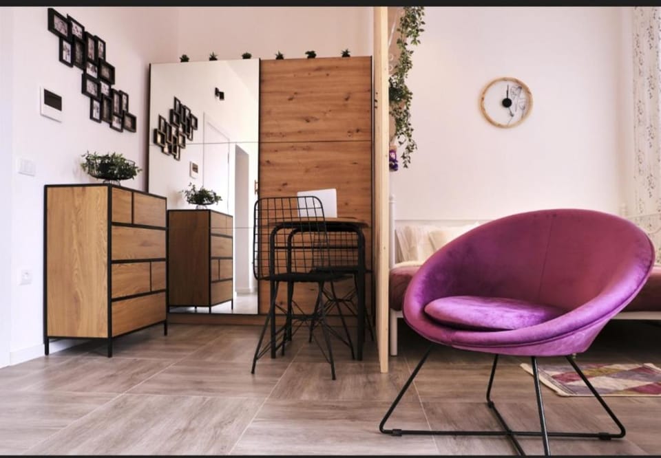 Seating area, wardrobe
