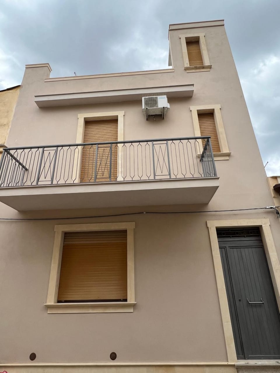 Property building, Balcony/Terrace