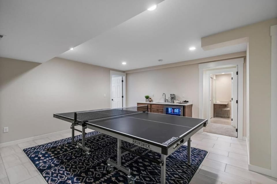 Game Room, Table tennis, Lounge or bar