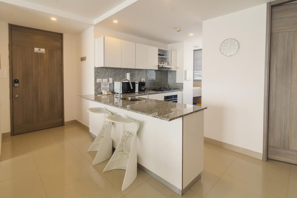 Dining area, kitchen