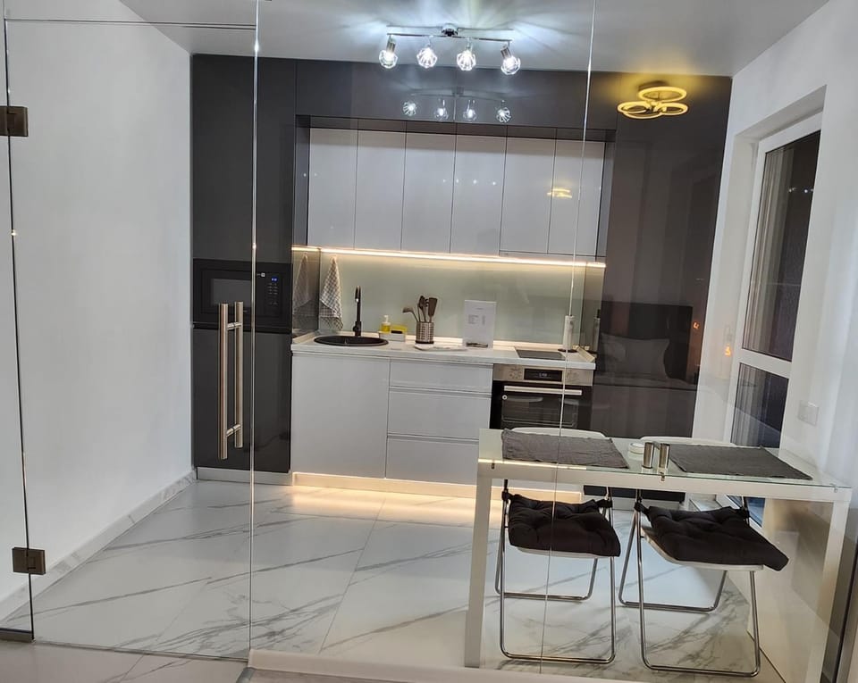 Kitchen or kitchenette, Dining area, minibar, oven, pet friendly, stove