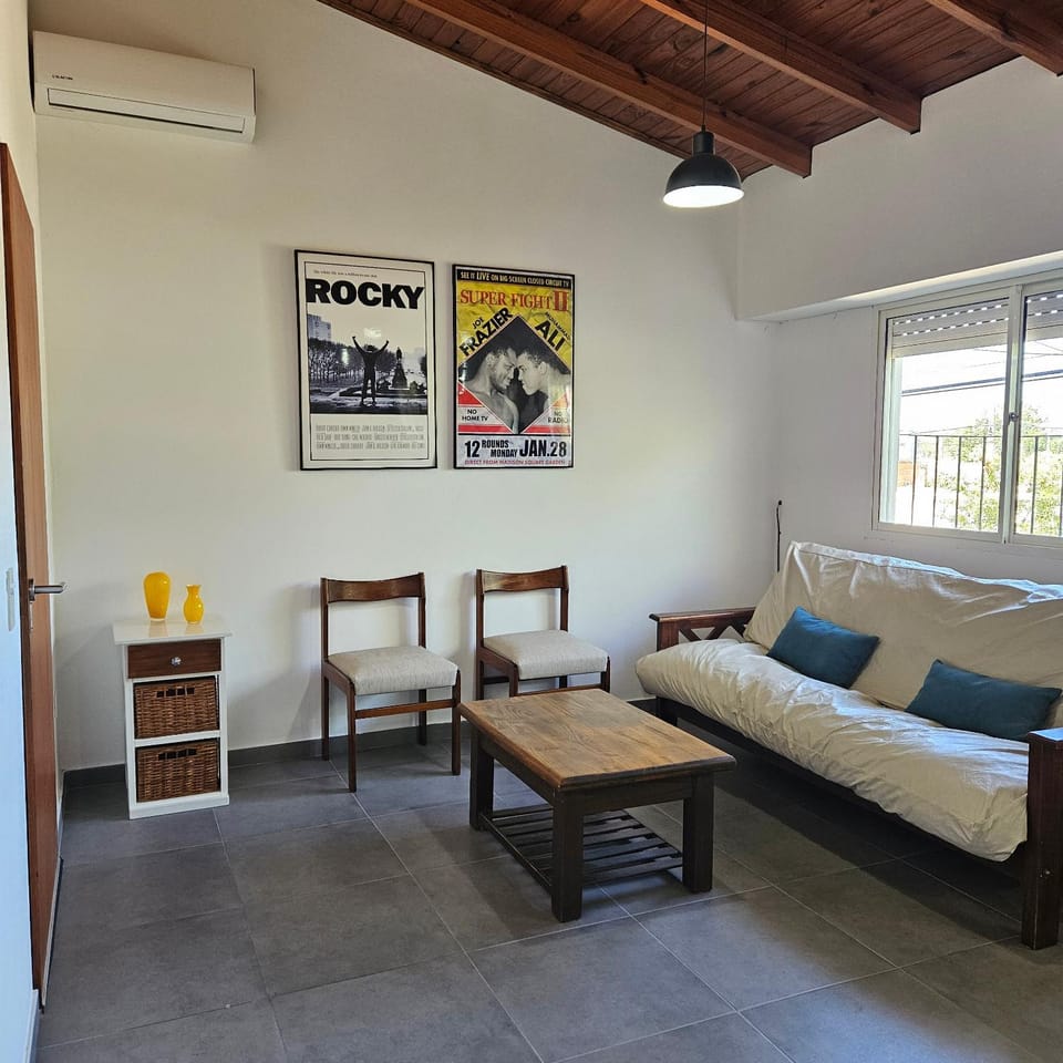 Communal lounge/ TV room, Living room, air conditioner