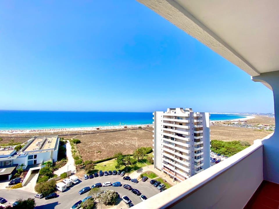 Property building, Day, Neighbourhood, Natural landscape, Bird's eye view, View (from property/room), Balcony/Terrace, Beach, Sea view, Parking