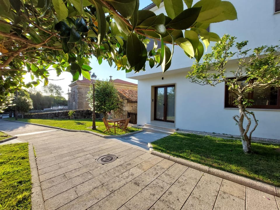 Neighbourhood, Garden view, Street view