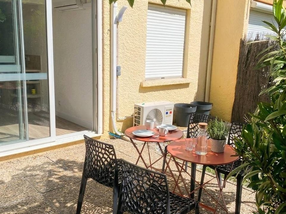 Charmant T2 avec Jardinet, Parking Privé, à 150m de la Plage – Sud, 4 Pers. - FR-1-701-68 Apartment in Occitanie
