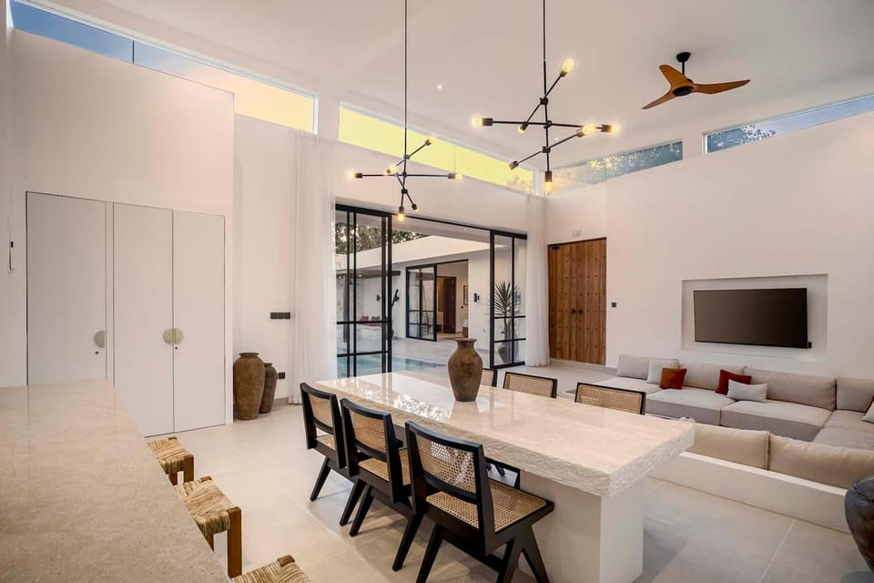 TV and multimedia, Living room, Seating area