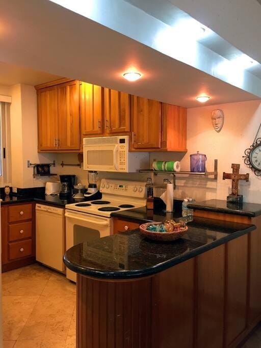 Kitchen or kitchenette, minibar, pet friendly, stove