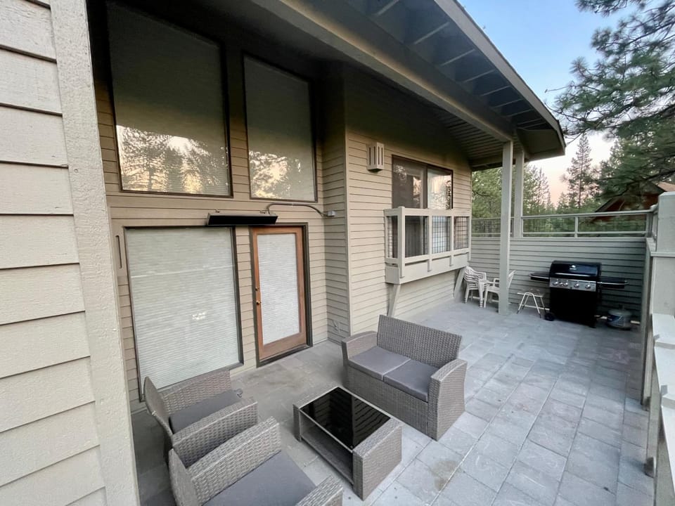 Property building, Patio, Day, BBQ facilities, View (from property/room), Balcony/Terrace, Seating area