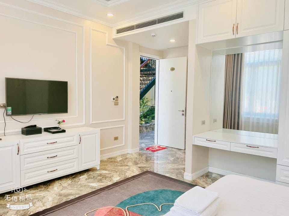 Bed, TV and multimedia, Photo of the whole room, Bedroom, air conditioner
