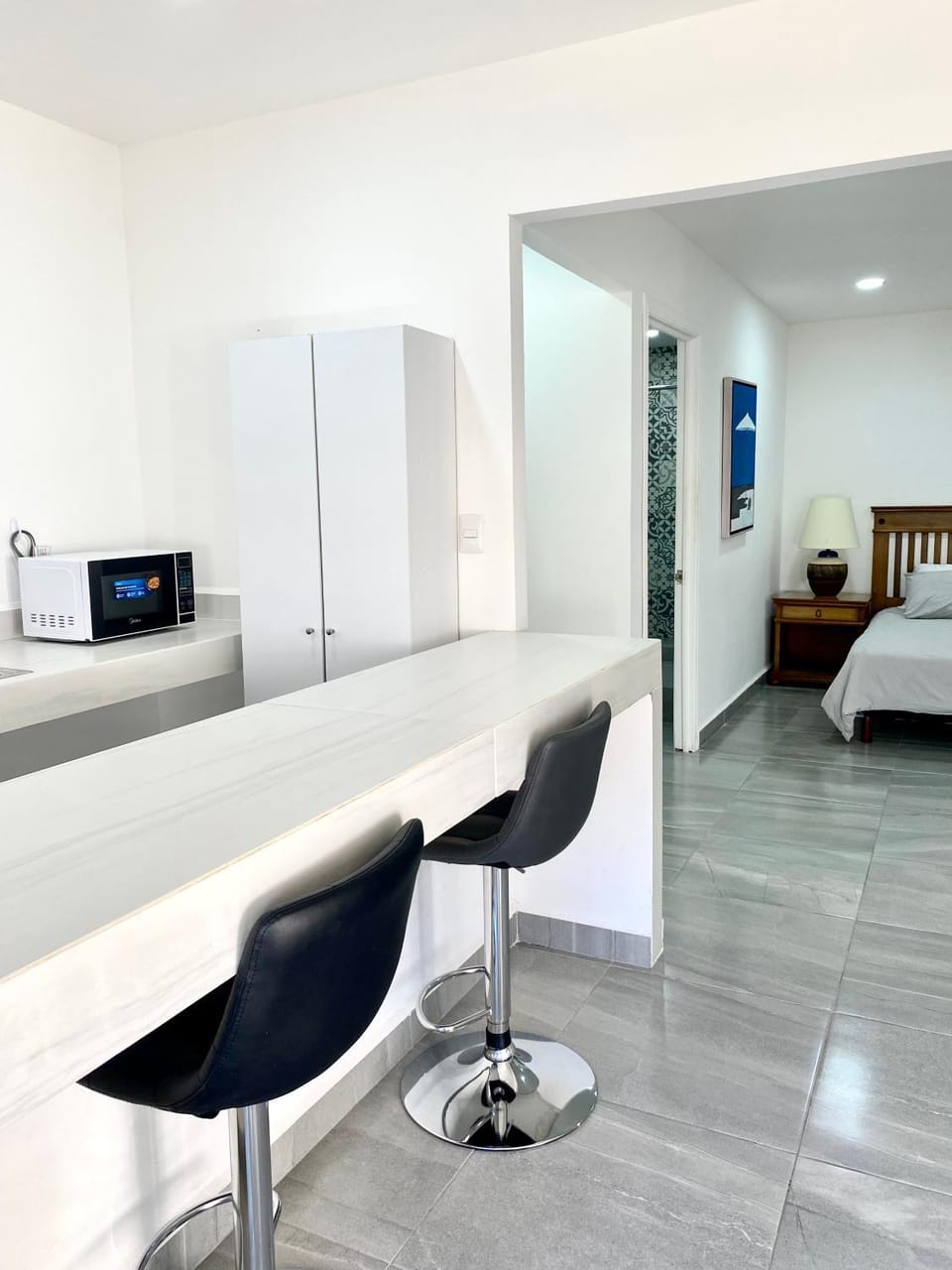 Kitchen or kitchenette, Dining area, minibar