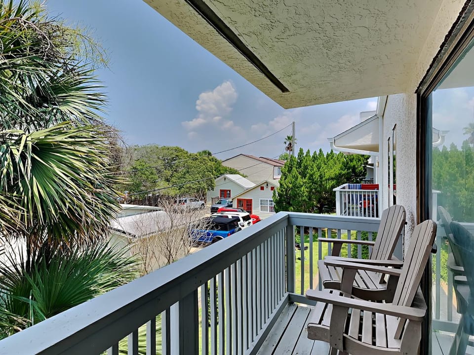 Balcony/Terrace, Quiet street view