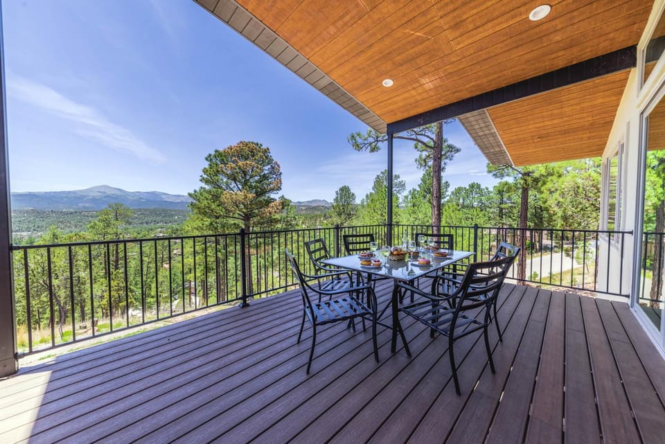 Patio, Balcony/Terrace, Seating area, Mountain view