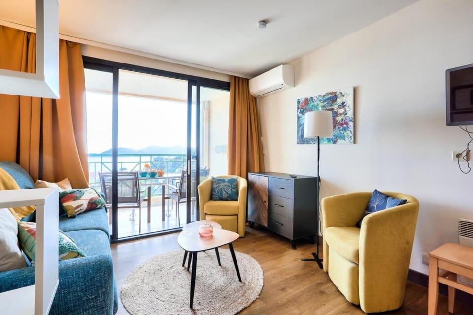 Bed, furniture, kitchen