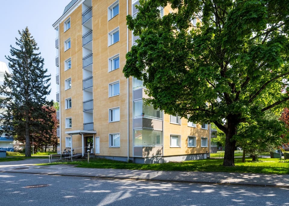 Property building, Facade/entrance, Neighbourhood, Balcony/Terrace, Quiet street view
