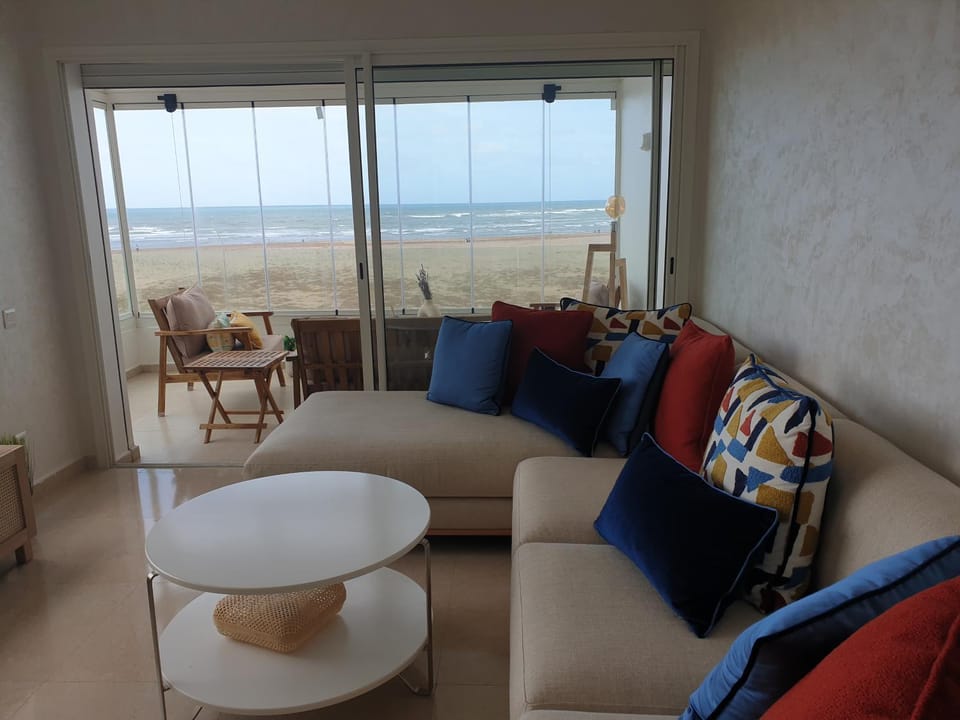 Living room, Sea view
