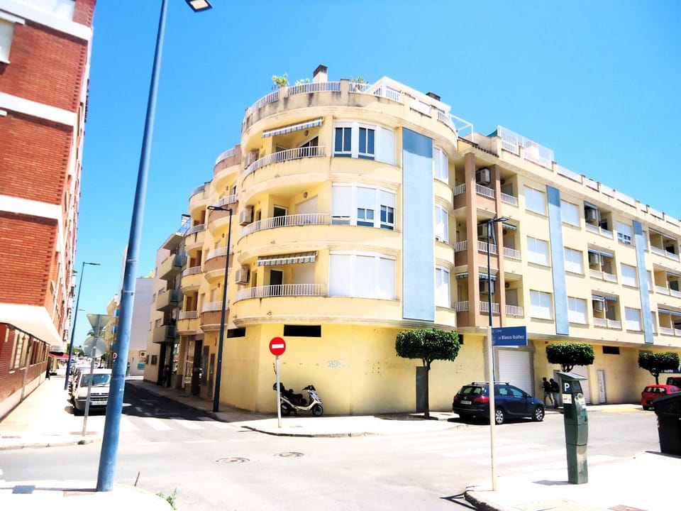 Property building, Facade/entrance, Off site