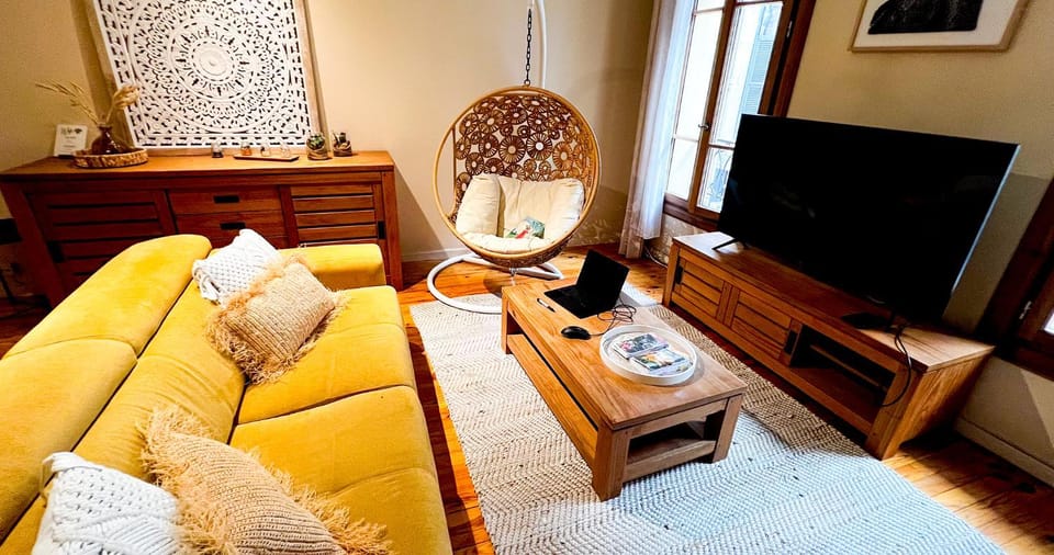 TV and multimedia, Living room, Seating area