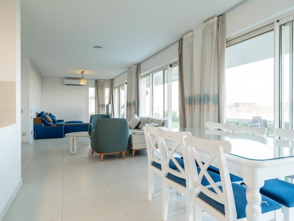 Living room, Seating area, air conditioner