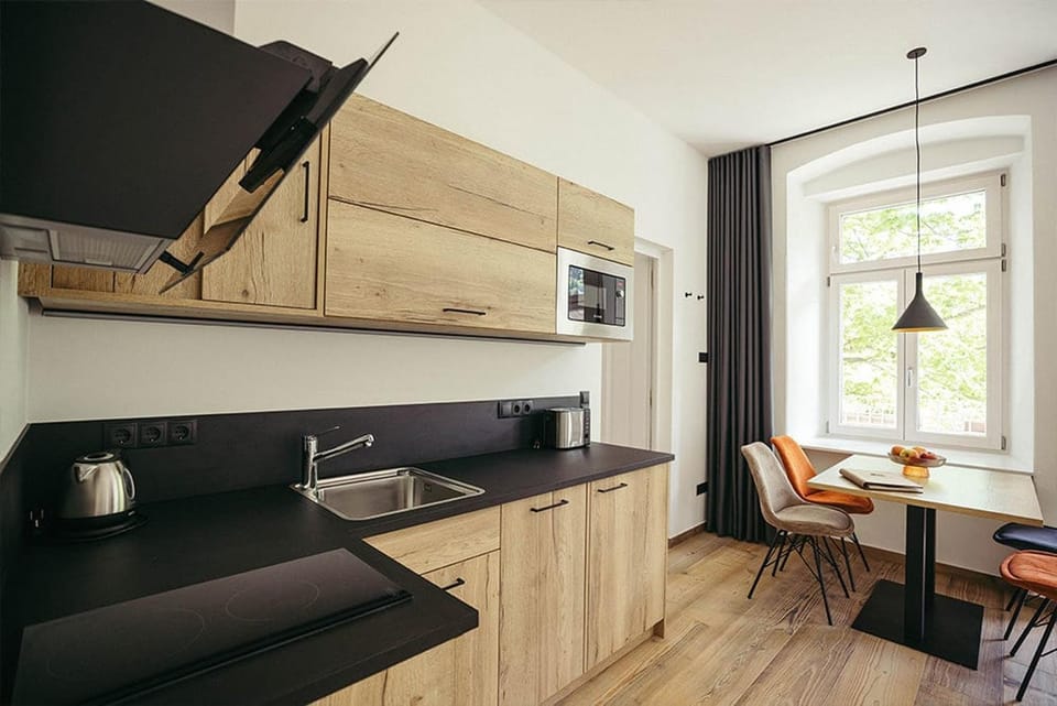 Kitchen or kitchenette, Living room