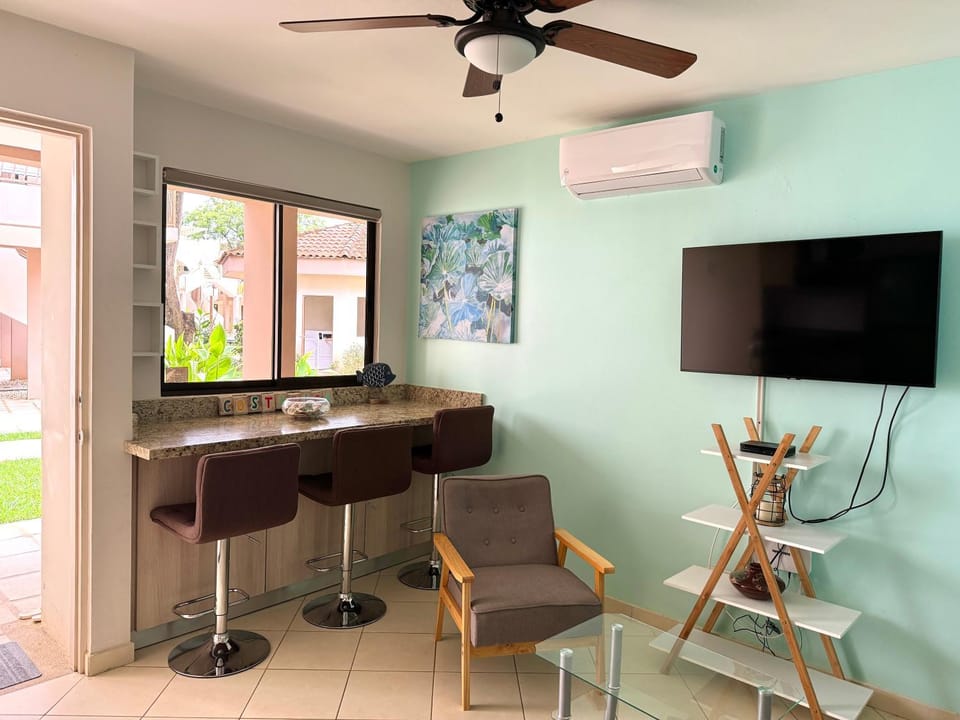 Ocean Breeze Condo House in Coco