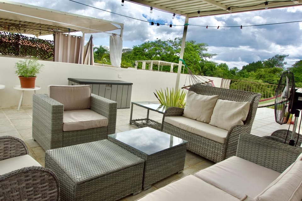 High Tide 2 bed1 bath condo Terrace House in Coco