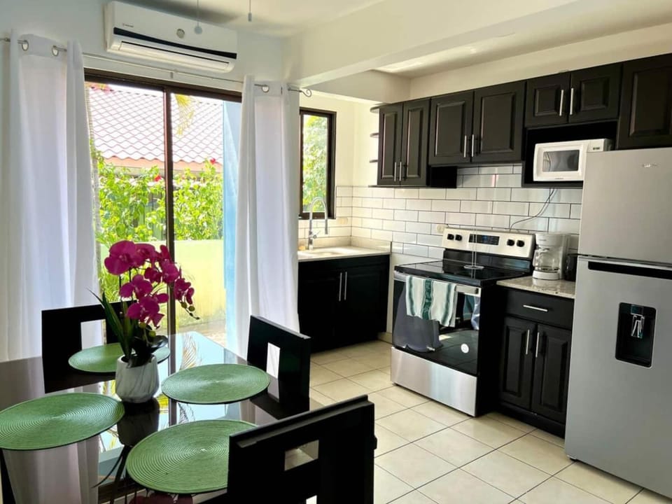 Charming Condo Orchidea House in Coco