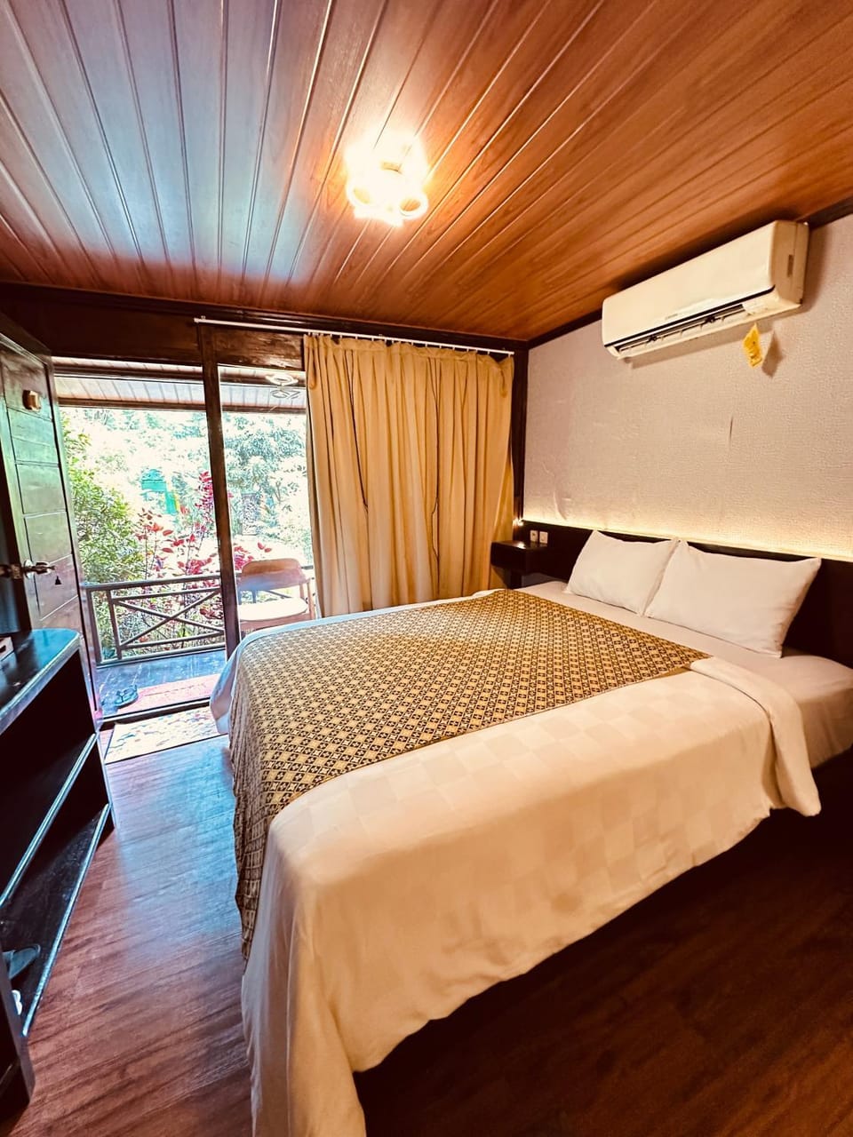 Puunee Wild River Villa's Borobudur Bed and Breakfast in Indonesia