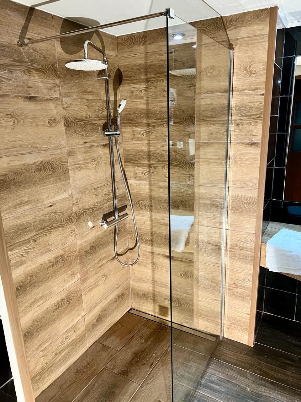 Shower, Bathroom, towels