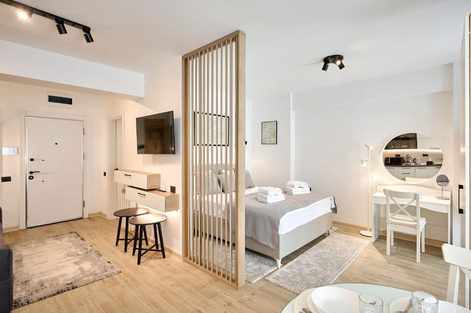 TV and multimedia, Photo of the whole room, Bedroom