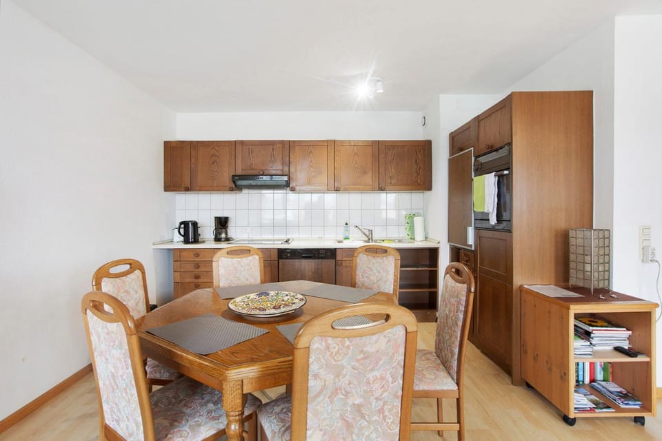 Property building, Kitchen or kitchenette, Living room