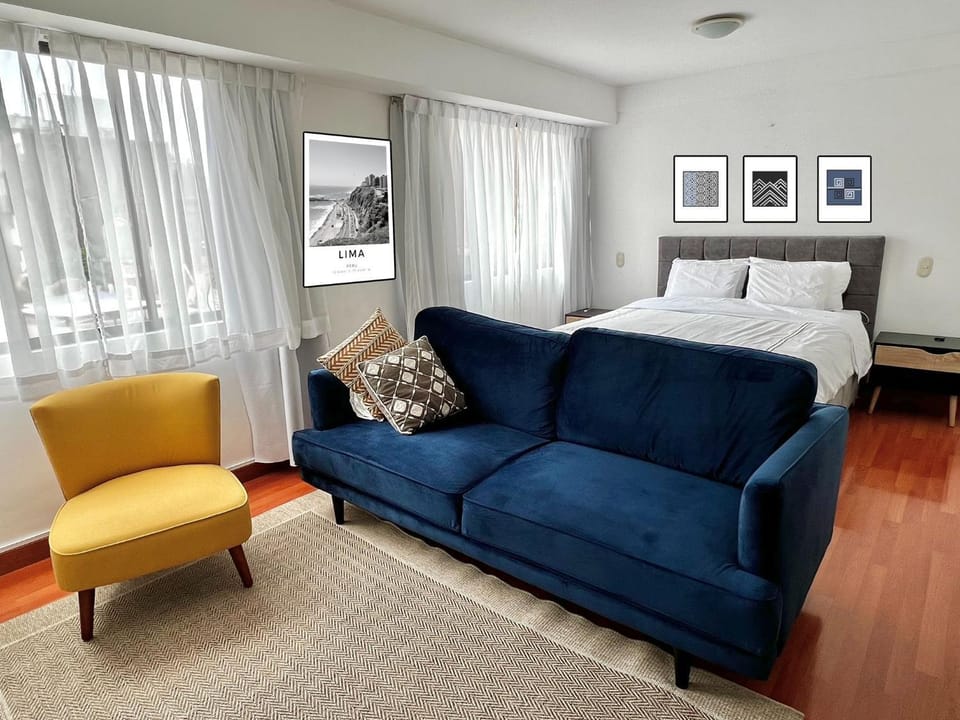 Bed, Living room, Photo of the whole room, Seating area, Bedroom