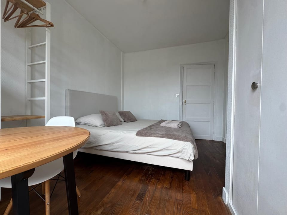 Joli logement rénové proche centre-ville Apartment in Brest