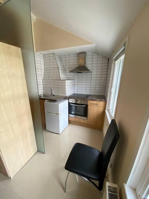 Studio to let in Covent Garden with kitchen Apartment in City of Westminster