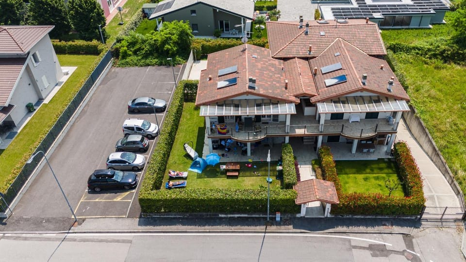 Timetofreedom Apartment with private garden & Pool Apartment in Peschiera del Garda