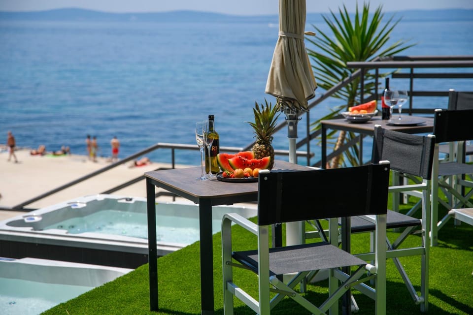 Property building, Garden, Garden, Hot Tub, Garden view, Garden view, Sea view, Sea view